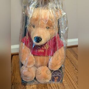1998 Disney Store Winnie the Pooh "An Echanted Christmas" Collection Plush Rare